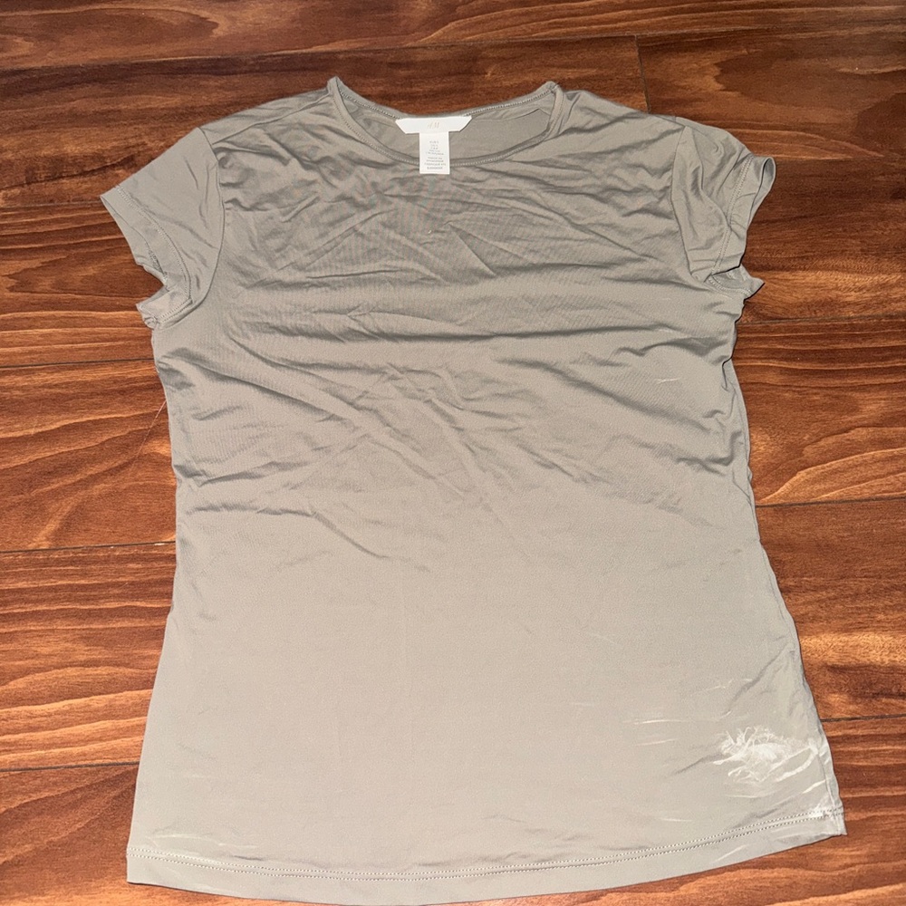 H&M Women's Taupe Short Sleeve Tee